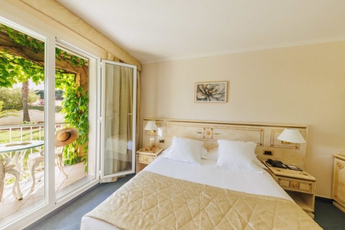 Hotel Corsica 5 Spa Serena Calvi Ground floor bedroom