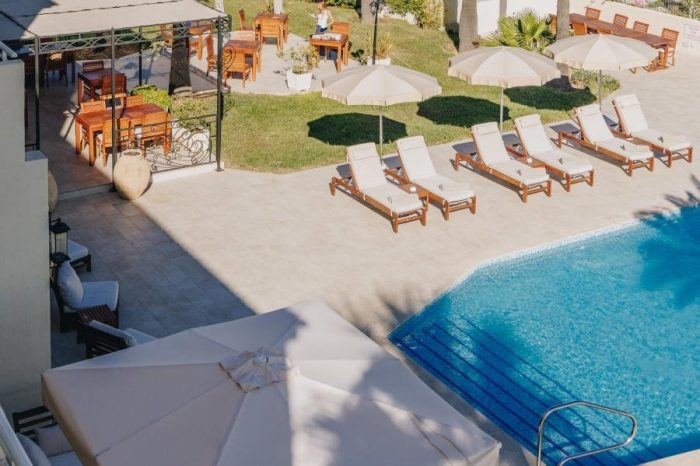 Hotel Corsica 5 Spa Serena Calvi View of the swimming pool