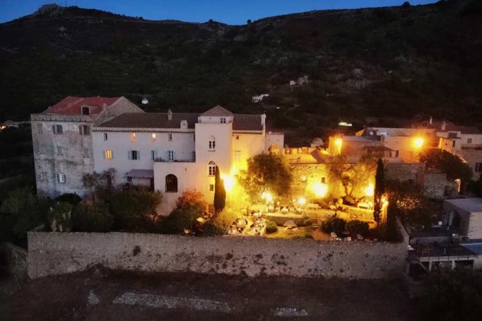 Palazzu Pigna Guest Hotel charming hotel by night