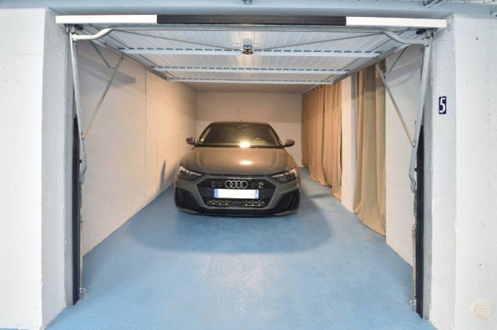 Saint-Jean Residence Saint-Florent garage rental